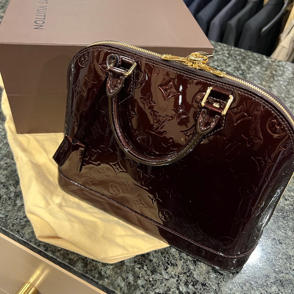 Louis Vuitton Vernis Alma Authentic